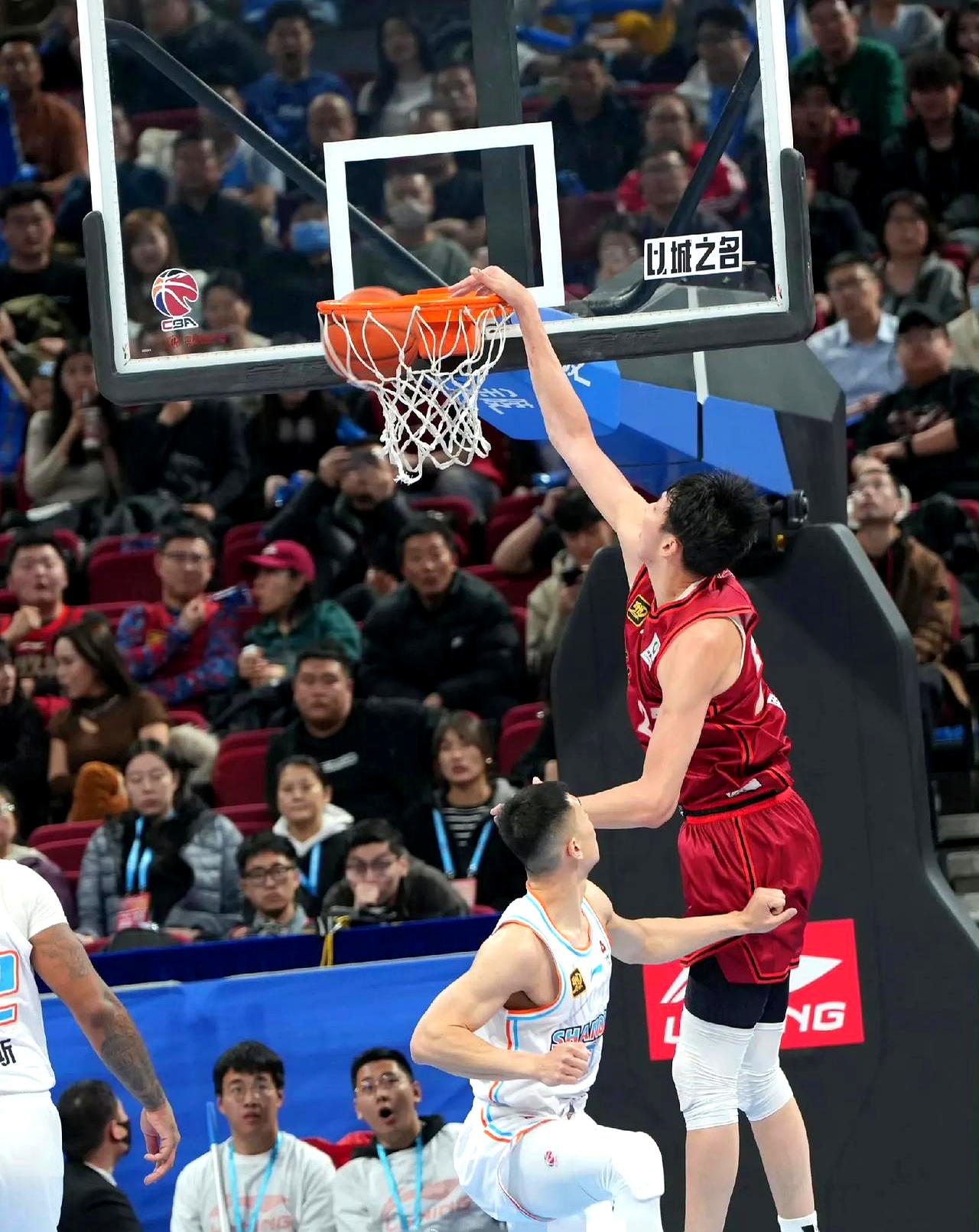 冲刺阶段山东男篮防线松动：德国杯节点到来，赛场秩序良好，球探报告显示潜力