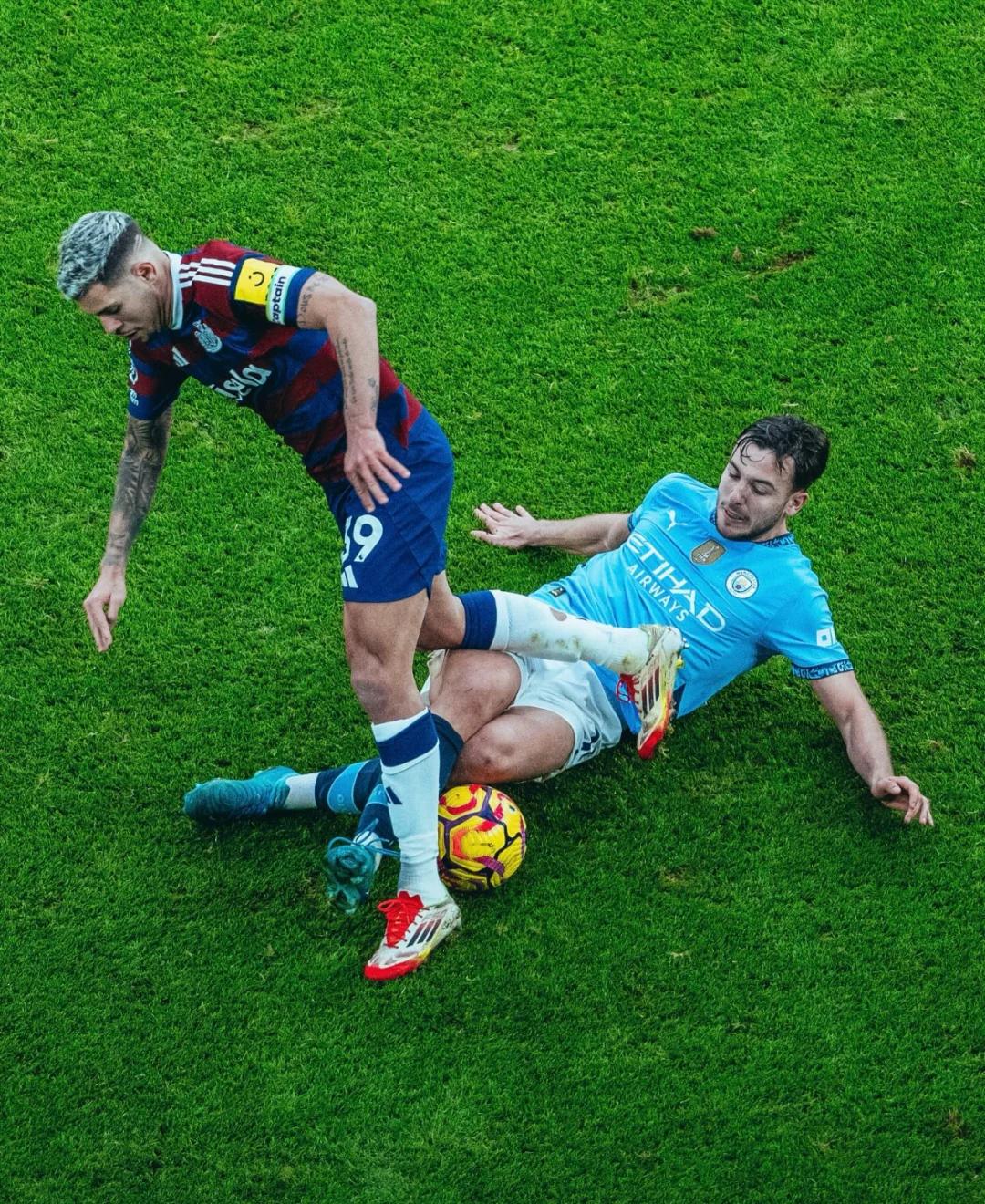 窗口期纽卡斯尔绝杀压哨——欧冠节点到来，气氛紧张，控场能力受关注